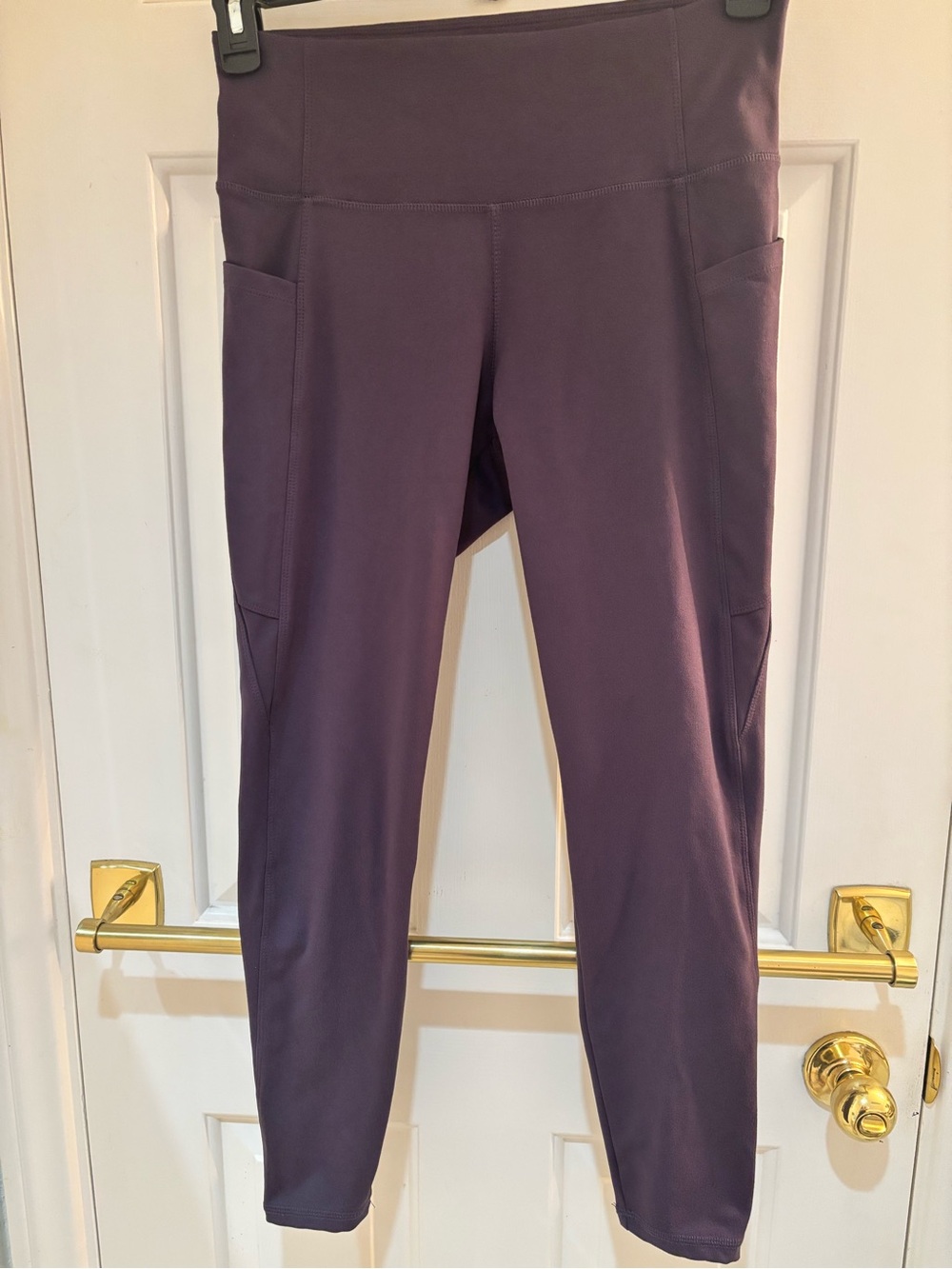 Women's High-Waist Plum Active Leggings with Side Pockets SUPER SOFT
